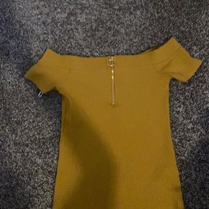 (S)Mustard Top from Guess💛